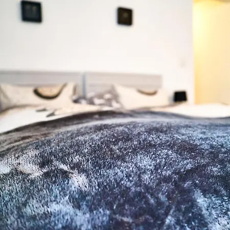 Tripple With Bathroom. בית הארחה Därligen
