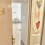 Tripple With Bathroom. בית הארחה